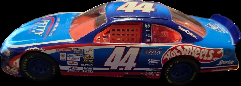 Team Caliber Buckshot Jones #44 Petty Four Generations Hot Wheels 1:24